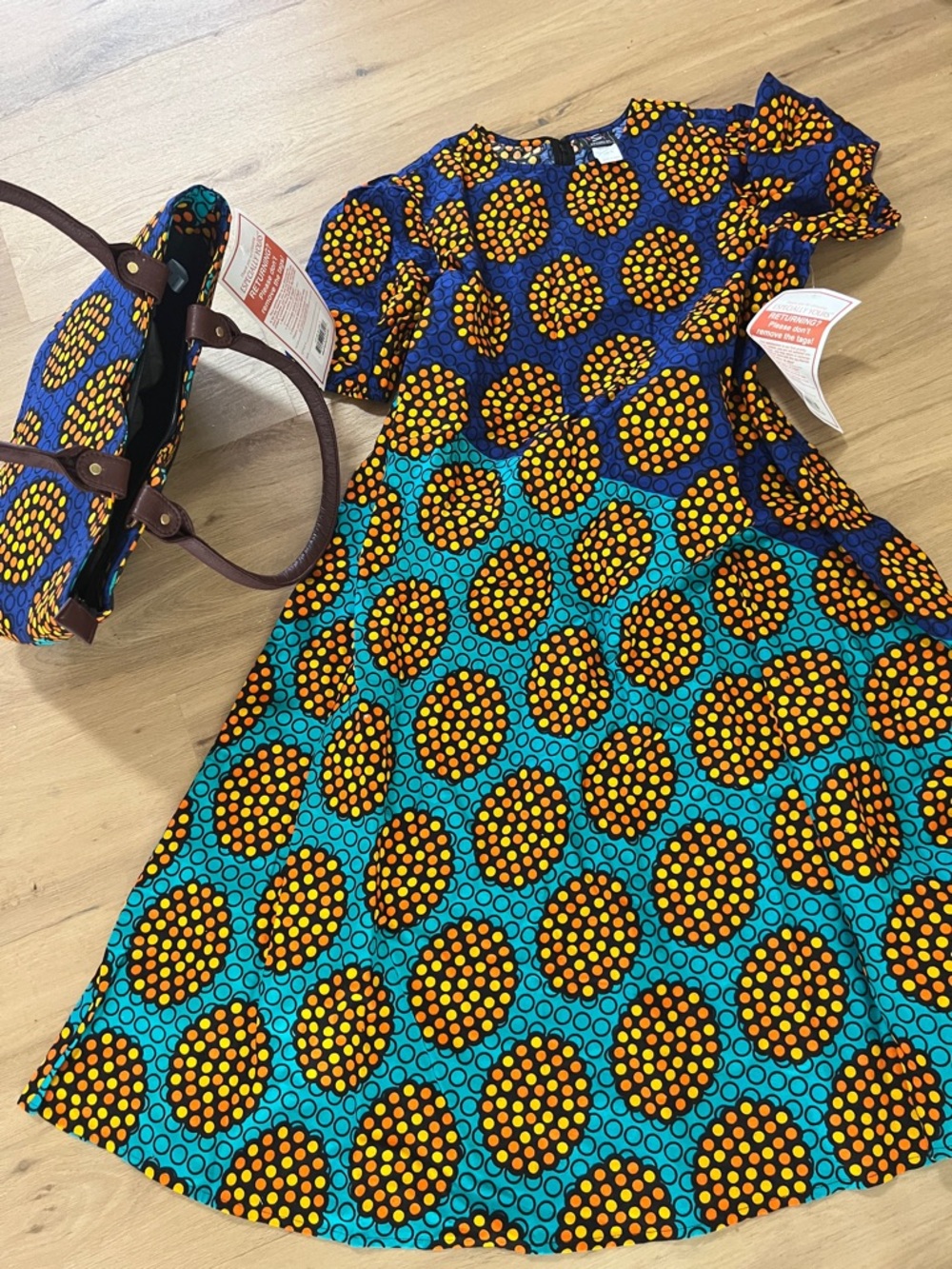 African print Blue & Yellow Printed Short Sleeve Dress with matching purse